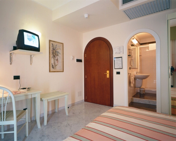 Imagen de la habitación del Hotel Elena, Recco. Foto 6