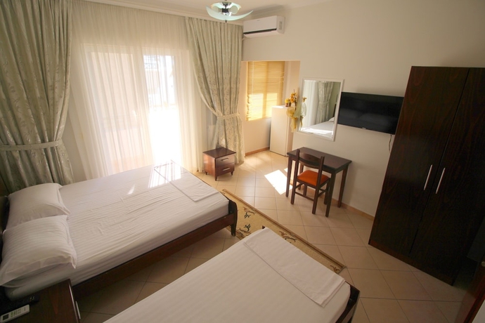 Imagen de la habitación del Hotel Elena, Sarande. Foto 12