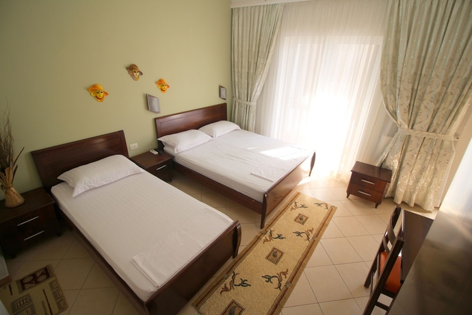 Imagen de la habitación del Hotel Elena, Sarande. Foto 15