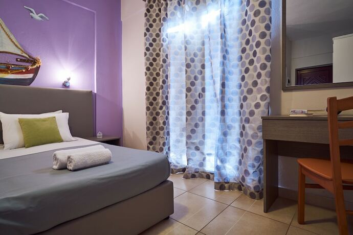 Imagen general del Hotel Elena Studios, Zante. Foto 12