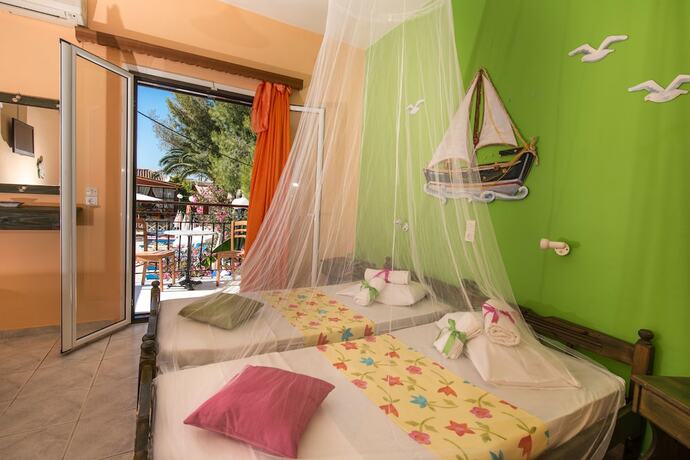Imagen de la habitación del Hotel Elena Studios, Zante. Foto 17