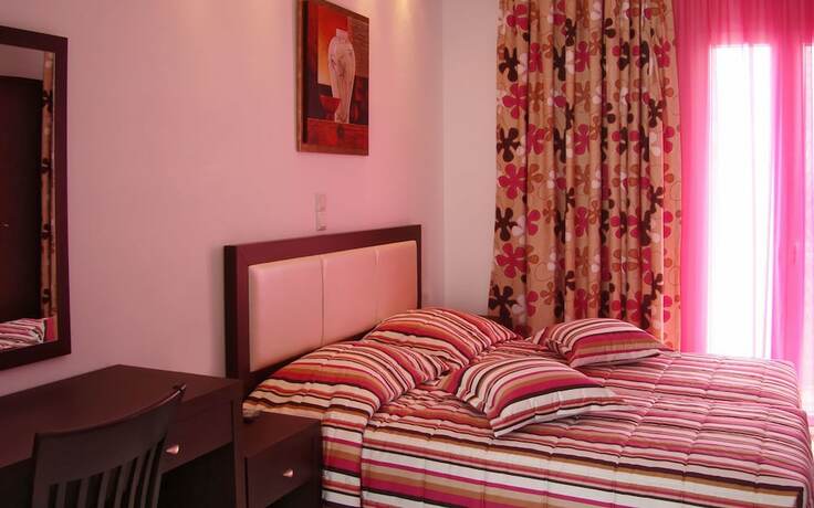 Imagen de la habitación del Hotel Elena Studios and Suites. Foto 14