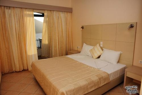 Imagen general del Hotel Elena Village. Foto 6