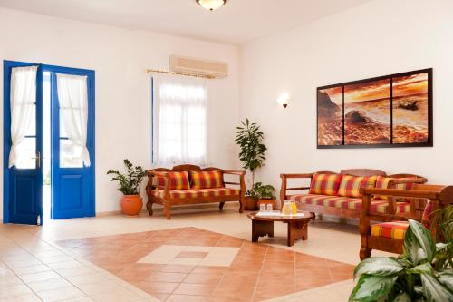Imagen general del Hotel Eleni, Ad&aacute;mas. Foto 3
