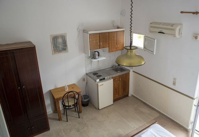 Imagen general del Hotel Eleni Apartments Sant George Beach. Foto 5