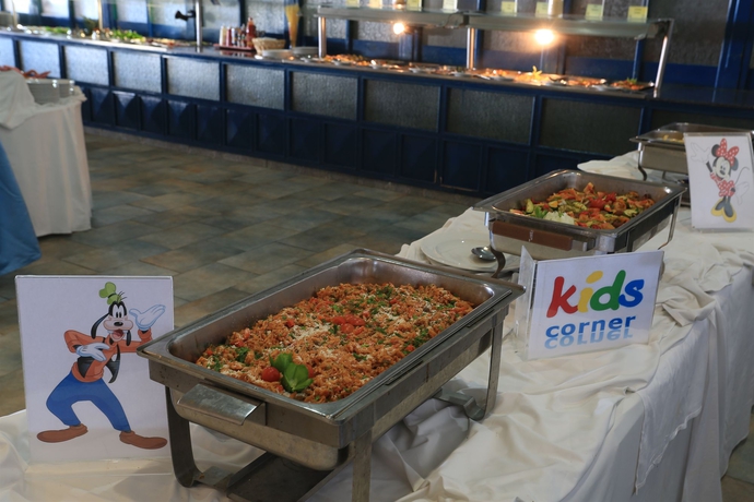 Imagen del bar/restaurante del Hotel Eleni Holiday Village. Foto 3