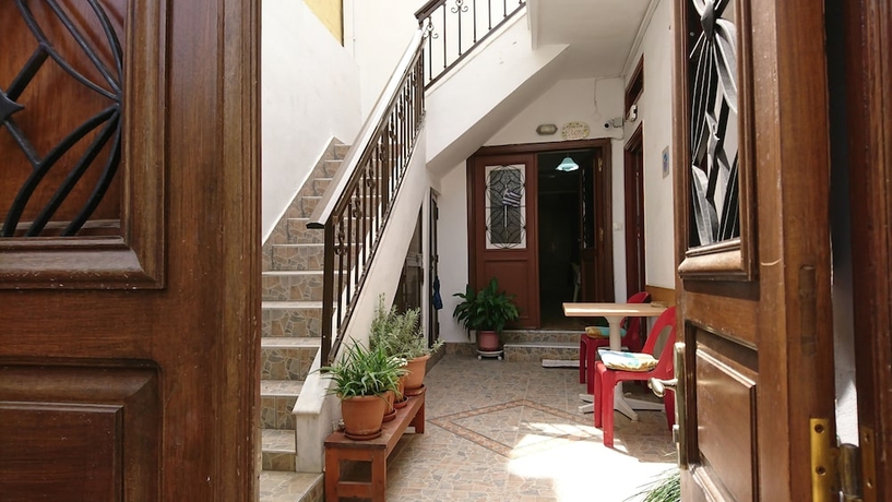 Imagen de los interiores del Hotel Eleni Rooms. Foto 19