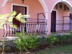 Imagen general del Hotel Eleni's Garden Studios. Foto 8