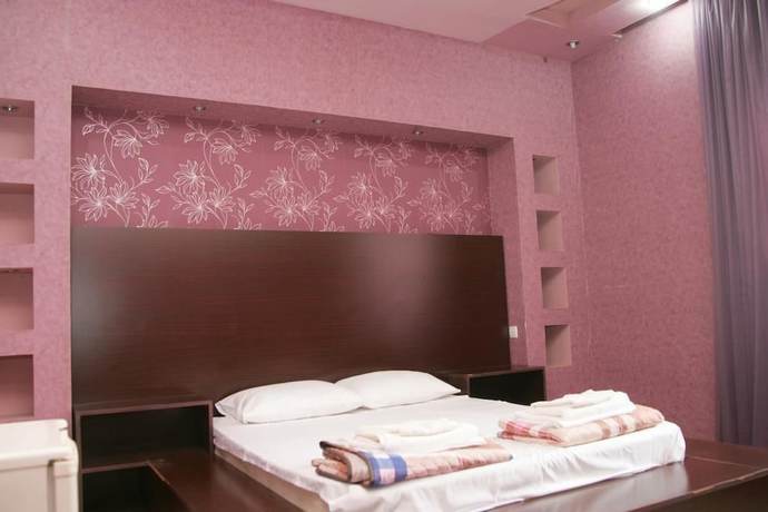 Imagen de la habitación del Hotel Eleon. Foto 10