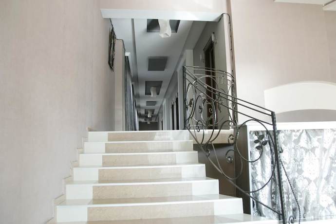 Imagen de los interiores del Hotel Eleon. Foto 20