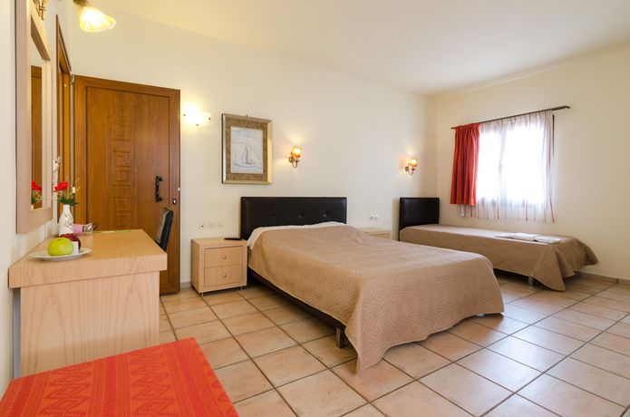 Imagen de la habitación del Hotel Eleonora Anissaras. Foto 8