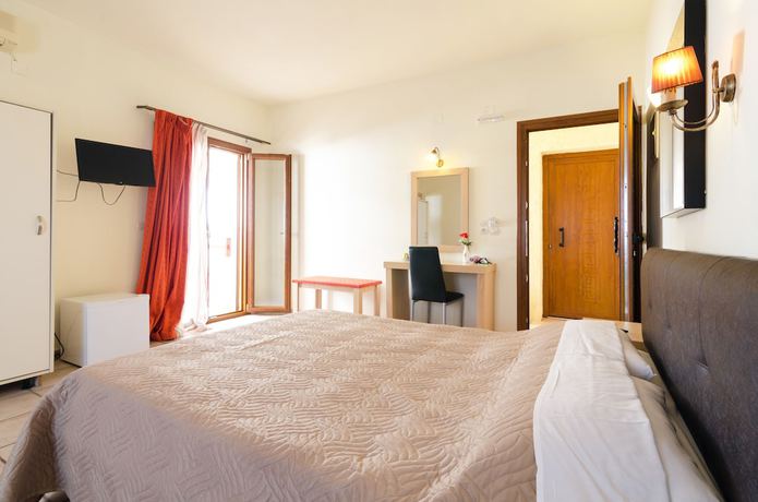 Imagen de la habitación del Hotel Eleonora Anissaras. Foto 10