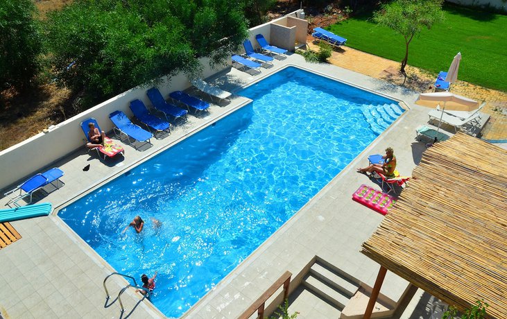 Imagen de la piscina del Hotel Eleonora Anissaras. Foto 19