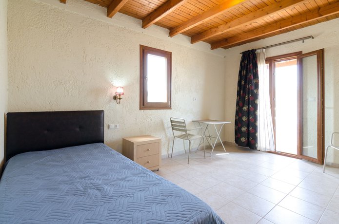 Imagen de la habitación del Hotel Eleonora Anissaras. Foto 13