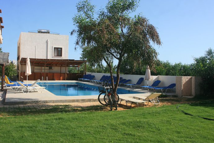Imagen de la piscina del Hotel Eleonora Anissaras. Foto 20
