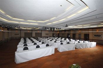 Imagen del bar/restaurante del Hotel Elephant Hills Resort. Foto 4