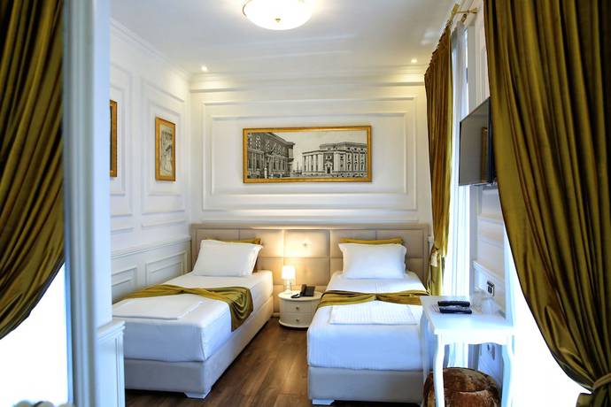 Imagen de la habitación del Hotel Eler. Foto 16