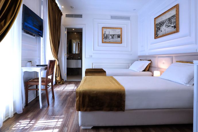 Imagen de la habitación del Hotel Eler. Foto 17