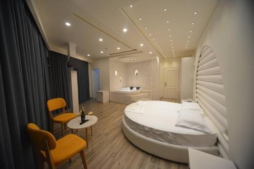 Imagen de la habitación del Hotel Elesio. Foto 10