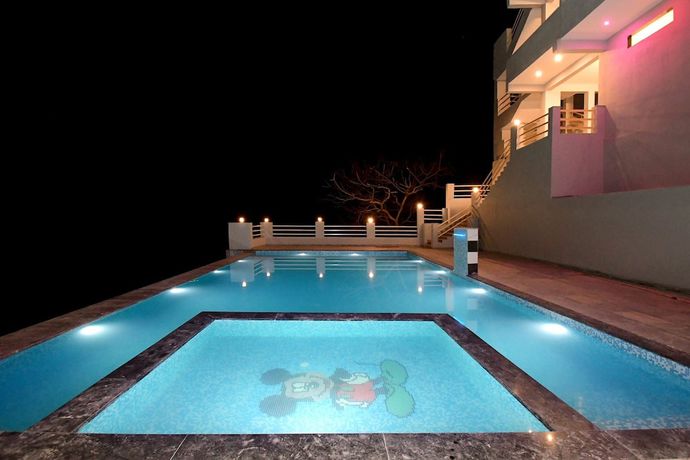 Imagen de la piscina del Hotel Elet Prima- A Luxury Boutique Resort. Foto 9