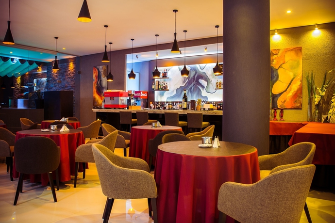 Imagen del bar/restaurante del Hotel Eleton Resort and Spa. Foto 1