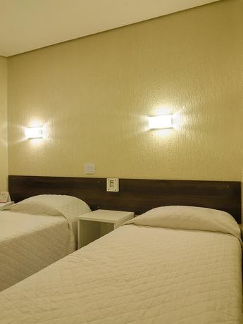 Imagen de la habitación del Hotel Elevado. Foto 2