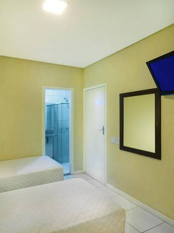 Imagen de la habitación del Hotel Elevado. Foto 7