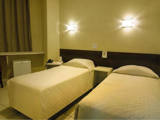 Imagen de la habitación del Hotel Elevado. Foto 9