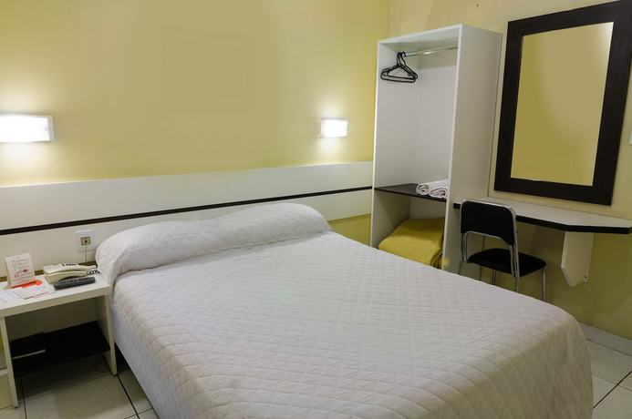 Imagen de la habitación del Hotel Elevado. Foto 10