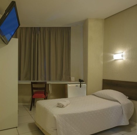 Imagen de la habitación del Hotel Elevado. Foto 14
