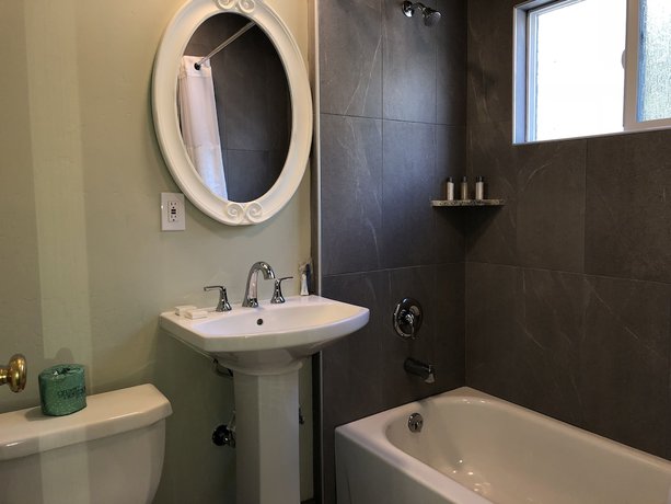 Imagen de la habitación del Hotel Elevation. Foto 7