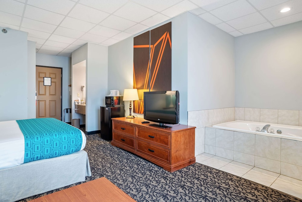 Imagen de la habitación del Hotel Elevation Inn & Suites, Trademark Collection by Wyndham. Foto 2