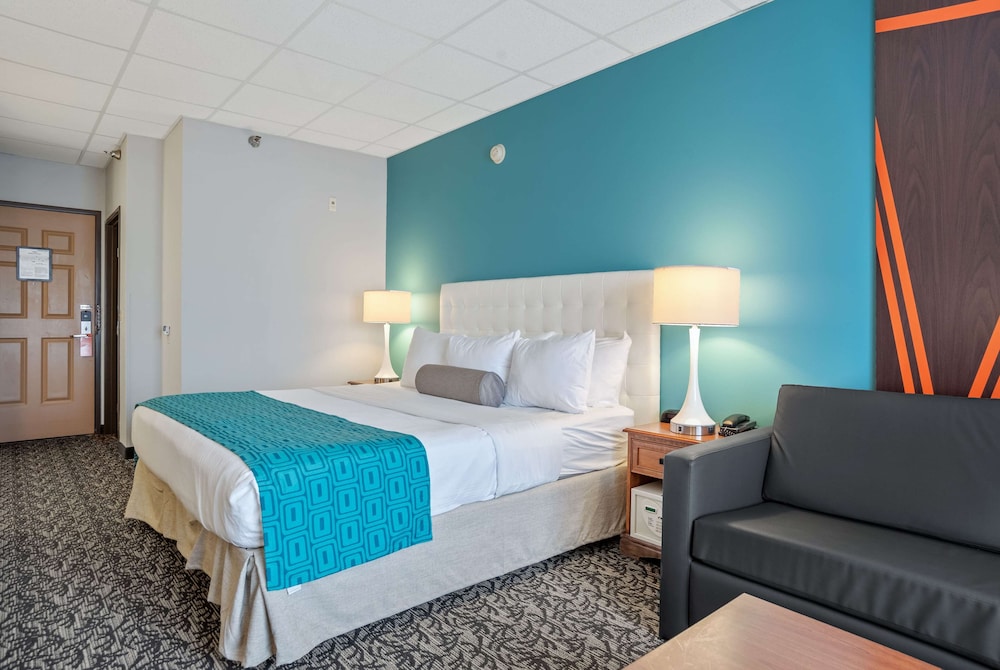 Imagen de la habitación del Hotel Elevation Inn & Suites, Trademark Collection by Wyndham. Foto 8