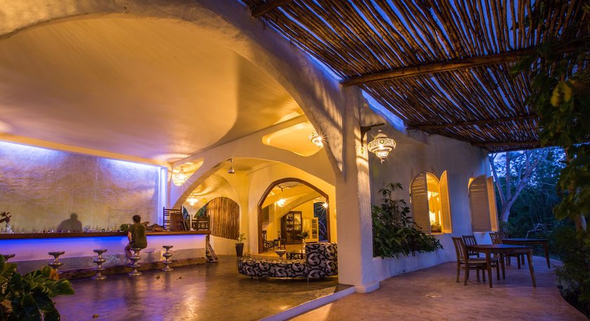 Imagen del bar/restaurante del Hotel Elewana Kilindi Zanzibar - Adults Only. Foto 5