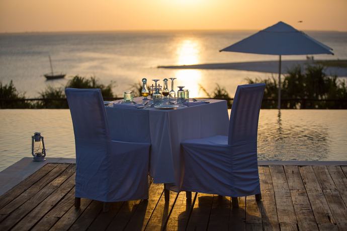 Imagen del bar/restaurante del Hotel Elewana Kilindi Zanzibar - Adults Only. Foto 7