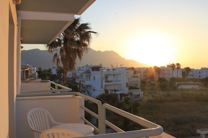 Imagen de la habitación del Hotel Elga. Foto 8