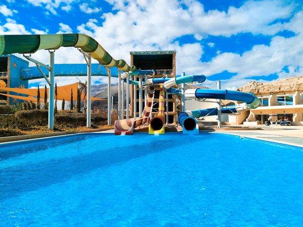 Imagen de la piscina del Hotel Elgalala Aqua Park. Foto 12