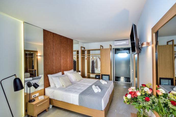 Imagen de la habitación del Hotel Elia Agia Marina Hotel. Foto 17