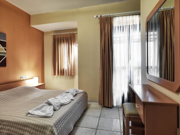Imagen de la habitación del Hotel Elia Apartments. Foto 14