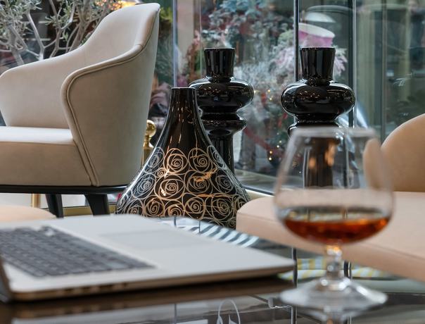 Imagen de los interiores del Hotel Elia Ermou Athens. Foto 17