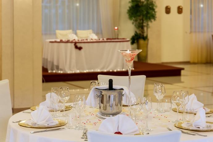 Imagen del bar/restaurante del Hotel Elia. Foto 6