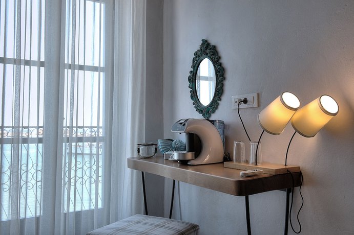 Imagen de la habitación del Hotel Elia Zampeliou Adults Only. Foto 17