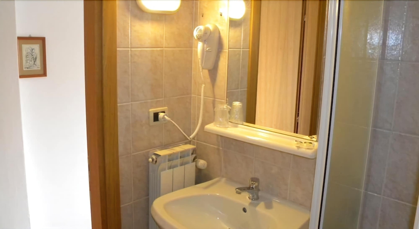 Imagen de la habitación del Hotel Eliani. Foto 4
