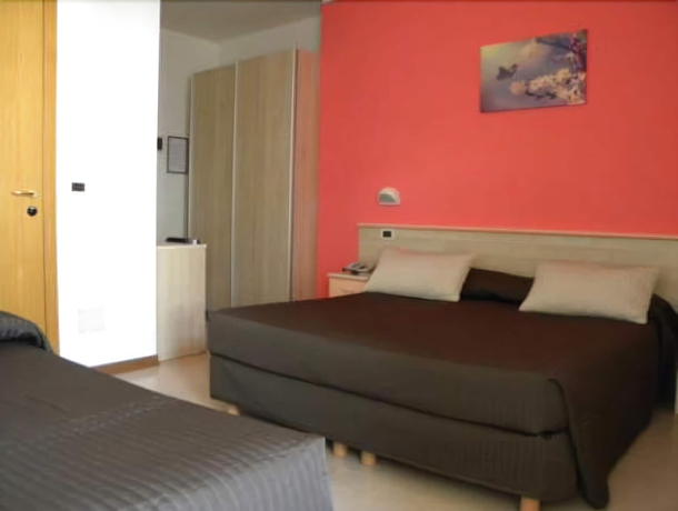 Imagen de la habitación del Hotel Eliani. Foto 5