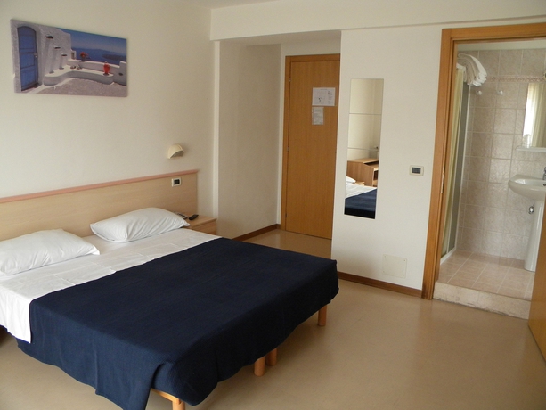 Imagen de la habitación del Hotel Eliani. Foto 7