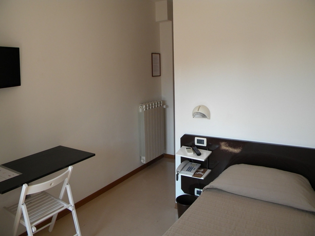 Imagen de la habitación del Hotel Eliani. Foto 11