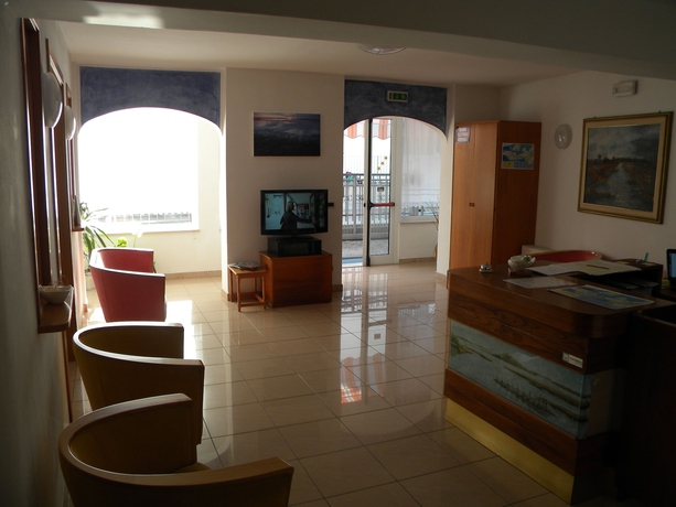 Imagen de los interiores del Hotel Eliani. Foto 18