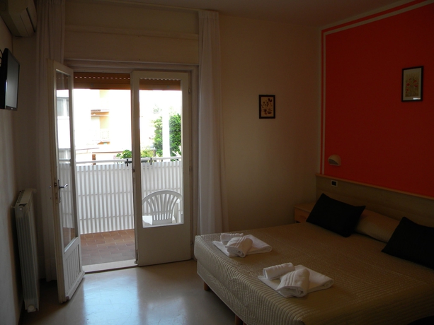 Imagen de la habitación del Hotel Eliani. Foto 14