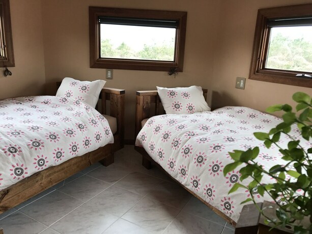 Imagen de la habitación del Hotel Elias Garden. Foto 8