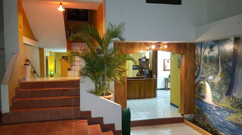 Imagen de los interiores del Hotel Elicio\'S. Foto 12